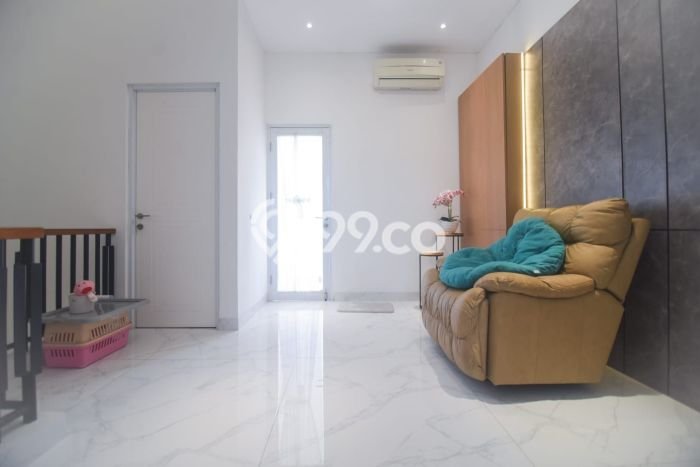 Dijual Rumah Luas Elegan Dengan View Cantik di Cibubur, Jakarta Timur Dijual Rumah Luas Elegan Dengan View Cantik di Cibubur, Jakarta Timur