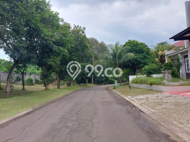 LOKASI STRATEGIS! Tanah di Kota Wisata, Luas 450m², Area Nyaman, Cocok untuk Hunian LOKASI STRATEGIS! Tanah di Kota Wisata, Luas 450m², Area Nyaman, Cocok untuk Hunian