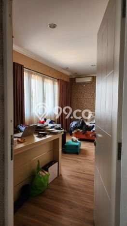 Rumah Elit LB 400m2 Siap Pakai Desain Elegan di Kota Wisata, Bogor Rumah Elit LB 400m2 Siap Pakai Desain Elegan di Kota Wisata, Bogor