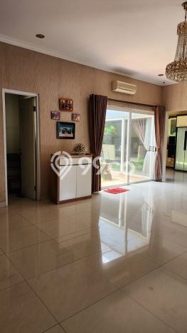 Rumah Elit LB 400m2 Siap Pakai Desain Elegan di Kota Wisata, Bogor Rumah Elit LB 400m2 Siap Pakai Desain Elegan di Kota Wisata, Bogor