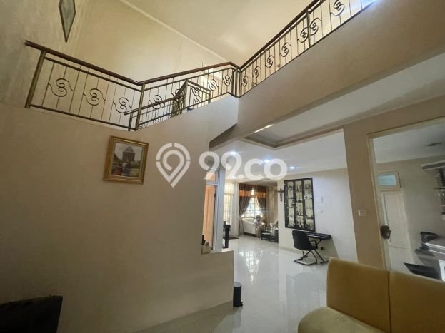 For Sale! Luxury House LT 200m2 Desain Elegan di Kota Wisata For Sale! Luxury House LT 200m2 Desain Elegan di Kota Wisata