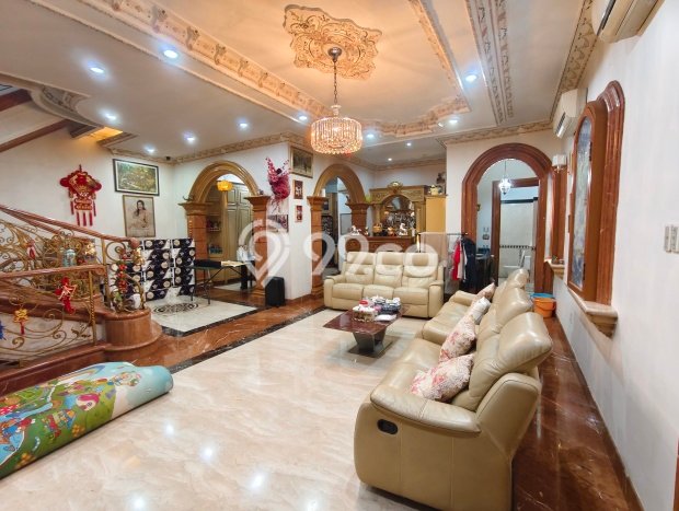 Hunian Mewah LB 500m2 Siap Huni Desain Elegan di Sunter, Jakarta Utara Hunian Mewah LB 500m2 Siap Huni Desain Elegan di Sunter, Jakarta Utara