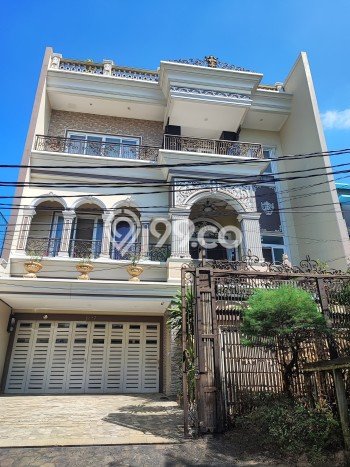 Hunian Elit LB 1000m2 Siap Huni Desain Elegan di Sunter, Jakarta Utara Hunian Elit LB 1000m2 Siap Huni Desain Elegan di Sunter, Jakarta Utara
