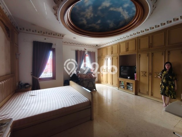 Hunian Mewah LB 500m2 Siap Huni Desain Elegan di Sunter, Jakarta Utara Hunian Mewah LB 500m2 Siap Huni Desain Elegan di Sunter, Jakarta Utara