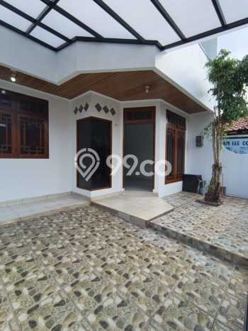 For Sale Hunian Rumah Terawat 4 Kamar di Klender, Jakarta Timur For Sale Hunian Rumah Terawat 4 Kamar di Klender, Jakarta Timur