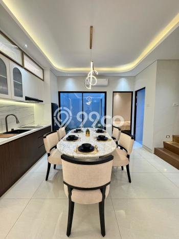 Jual Rumah Eksklusif 4 KT di Raya Darmo, Surabaya Jual Rumah Eksklusif 4 KT di Raya Darmo, Surabaya