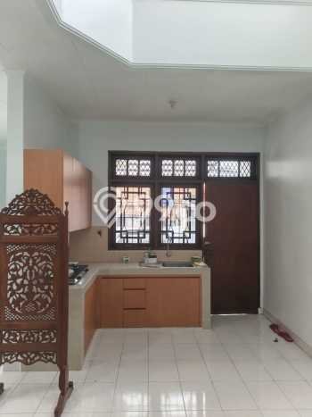 For Sale Hunian Rumah Terawat 4 Kamar di Klender, Jakarta Timur For Sale Hunian Rumah Terawat 4 Kamar di Klender, Jakarta Timur
