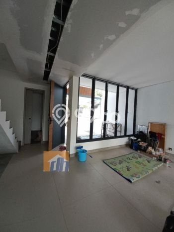 Dijual Rumah Luas Elegan Dengan View Cantik di Cinere, Jakarta Selatan Dijual Rumah Luas Elegan Dengan View Cantik di Cinere, Jakarta Selatan