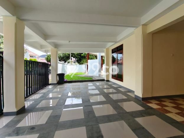 Dijual Rumah Mewah Megah Dengan View Eksklusif di Cinere, Jakarta Selatan Dijual Rumah Mewah Megah Dengan View Eksklusif di Cinere, Jakarta Selatan