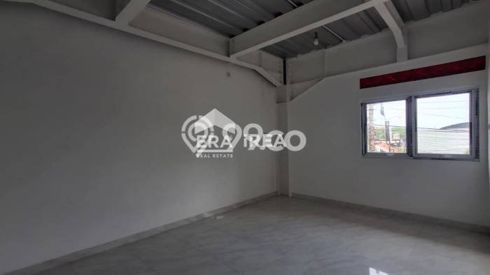 Ruko untuk disewa di Tegalrejo punya LT 303m2 & LB 579m2 harga sewa kompetitif Ruko untuk disewa di Tegalrejo punya LT 303m2 & LB 579m2 harga sewa kompetitif