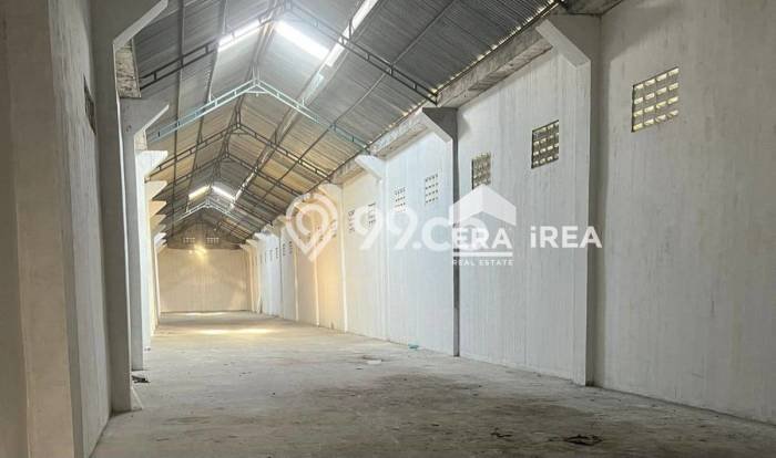Unit Gudang Disewa Lokasi Sewon, Bantul Spesifikasi Luas Bangunan 1800m2 Unit Gudang Disewa Lokasi Sewon, Bantul Spesifikasi Luas Bangunan 1800m2