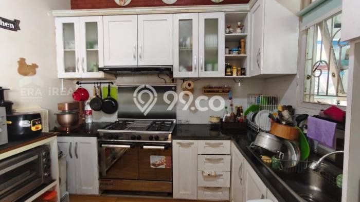 Jual Rumah Strategis Bagus Punya 4 KT di Depok Sleman SHM Jual Rumah Strategis Bagus Punya 4 KT di Depok Sleman SHM