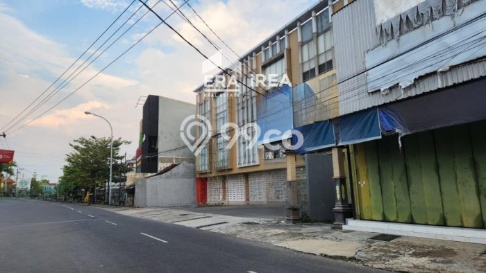 Ruko Disewakan Lokasi Banjarsari Surakarta Harga Spesial! Ruko Disewakan Lokasi Banjarsari Surakarta Harga Spesial!