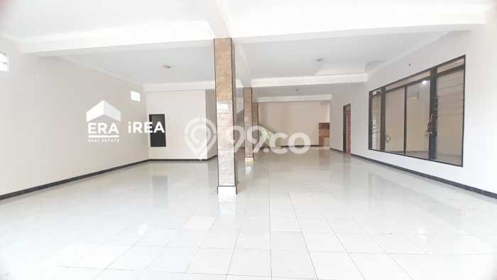 SENTRA BISNIS! Komersial Kawasan Colomadu, Luas 510m², Kawasan Perniagaan SENTRA BISNIS! Komersial Kawasan Colomadu, Luas 510m², Kawasan Perniagaan