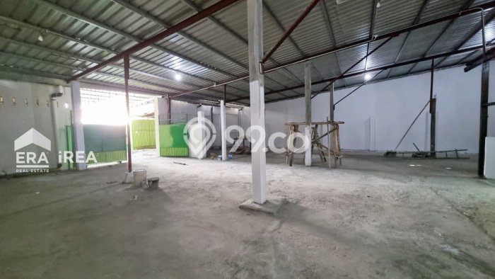 Disewakan Gudang di Jebres Solo LT 300m2, LB 375m2 Disewakan Gudang di Jebres Solo LT 300m2, LB 375m2