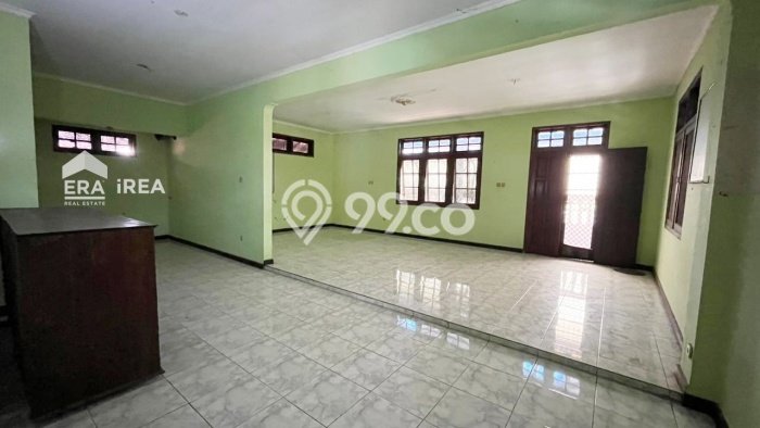 Dijual Cepat Rumah Bagus Siap Huni LB 400m2 di Jaten, Karanganyar Dijual Cepat Rumah Bagus Siap Huni LB 400m2 di Jaten, Karanganyar