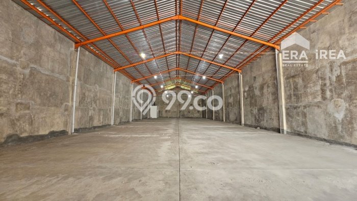 Gudang Komersial Disewakan di Colomadu Karanganyar Luas 850m2 Gudang Komersial Disewakan di Colomadu Karanganyar Luas 850m2