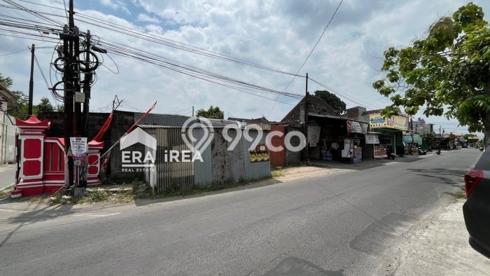 Kavling Tanah Lokasi Strategis di Banjarsari, Solo Disewakan 1368m2 Kavling Tanah Lokasi Strategis di Banjarsari, Solo Disewakan 1368m2