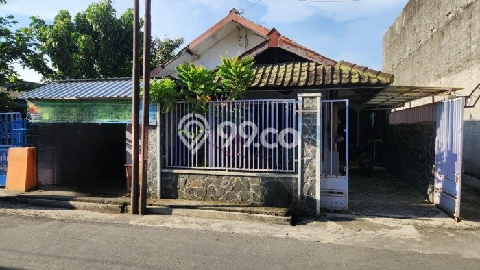 Rumah Strategis Minimalis Lb 200m2 di Solo Baru, Solo Rumah Strategis Minimalis Lb 200m2 di Solo Baru, Solo