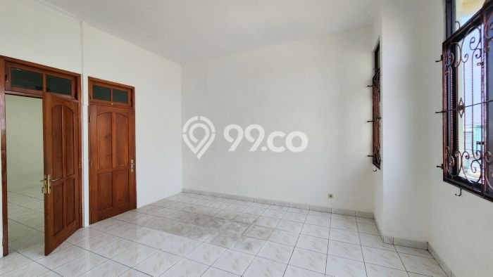 Ruko di Serengan, Luas 228m², Disewakan, Pusat Bisnis, Ready Operasional Ruko di Serengan, Luas 228m², Disewakan, Pusat Bisnis, Ready Operasional