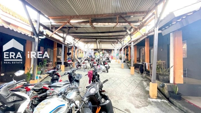 Rumah Kost untuk Dijual di Sambi dengan 31 KT, 27 KM, Luas 800m2 Rumah Kost untuk Dijual di Sambi dengan 31 KT, 27 KM, Luas 800m2
