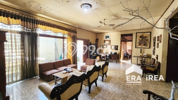 Hunian Mewah Siap Huni LT 311m2 di Laweyan, Surakarta Hunian Mewah Siap Huni LT 311m2 di Laweyan, Surakarta