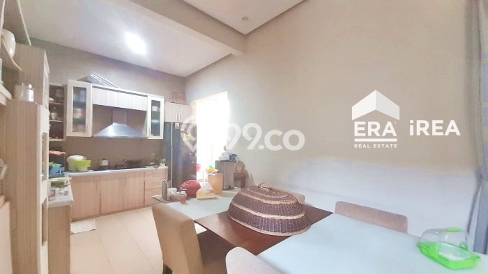 PENAWARAN TERBAIK! Rumah Strategis di Baki, Luas 306m2m² Bangunan 250m2m² PENAWARAN TERBAIK! Rumah Strategis di Baki, Luas 306m2m² Bangunan 250m2m²