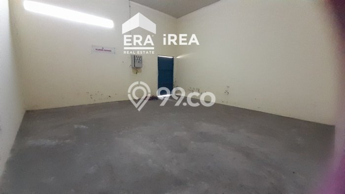 Area Strategis! Disewakan Gudang Lokasi Banjarsari, Solo Cocok untuk Bisnis Area Strategis! Disewakan Gudang Lokasi Banjarsari, Solo Cocok untuk Bisnis