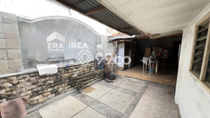 Hunian Cantik Modern Lb 200m2 di Pasar Kliwon, Surakarta Hunian Cantik Modern Lb 200m2 di Pasar Kliwon, Surakarta