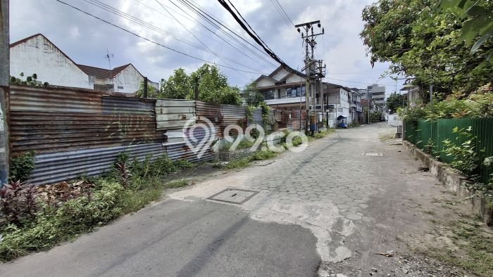 HARGA MENARIK! Tanah di Depok, Luas 488m2m², Area Asri HARGA MENARIK! Tanah di Depok, Luas 488m2m², Area Asri