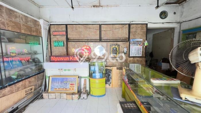 Hunian Cantik Modern Lb 200m2 di Pasar Kliwon, Surakarta Hunian Cantik Modern Lb 200m2 di Pasar Kliwon, Surakarta