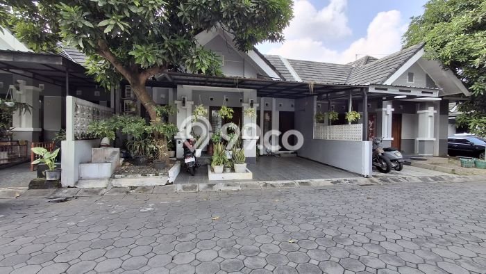 For Sale Rumah 2 Kamar Lokasi Ideal Nyaman dan Strategis di Colomadu For Sale Rumah 2 Kamar Lokasi Ideal Nyaman dan Strategis di Colomadu