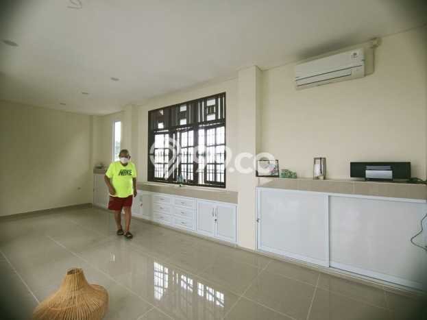 Ready to Use! Premium House LT 150m2 Desain Modern di Cipinang Ready to Use! Premium House LT 150m2 Desain Modern di Cipinang