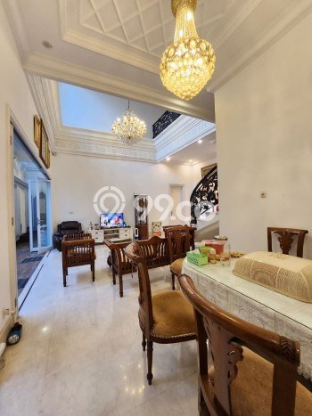 Rumah Luxury Modern Tanpa Renovasi di Pondok Kelapa Jakarta Timur Rumah Luxury Modern Tanpa Renovasi di Pondok Kelapa Jakarta Timur