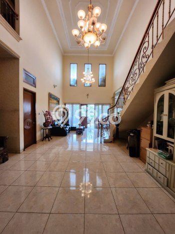 Dijual Rumah Premium dengan Fasilitas Sekitar Lengkap di Kramat Jati, Jakarta Timur Dijual Rumah Premium dengan Fasilitas Sekitar Lengkap di Kramat Jati, Jakarta Timur