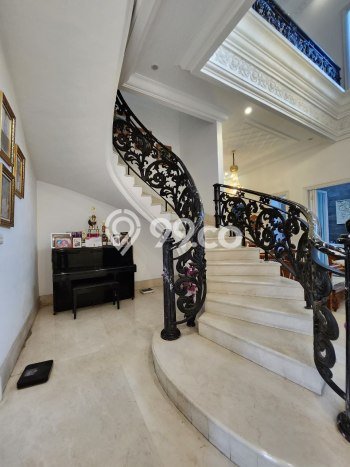 Rumah Luxury Modern Tanpa Renovasi di Pondok Kelapa Jakarta Timur Rumah Luxury Modern Tanpa Renovasi di Pondok Kelapa Jakarta Timur