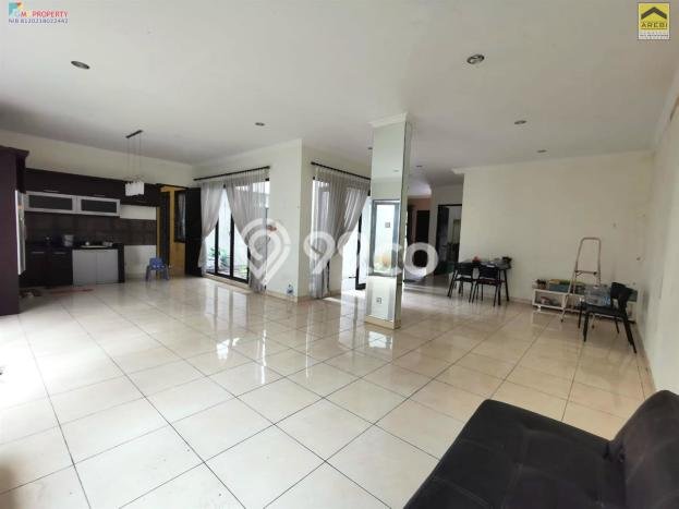 Rumah Mewah LB 275m2 Siap Pakai Desain Elegan di Cibubur, Bogor Rumah Mewah LB 275m2 Siap Pakai Desain Elegan di Cibubur, Bogor