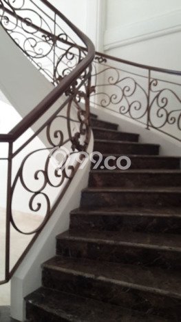Rumah Mewah LB 580m2 Siap Pakai Desain Elegan di Otista, Jakarta Timur Rumah Mewah LB 580m2 Siap Pakai Desain Elegan di Otista, Jakarta Timur