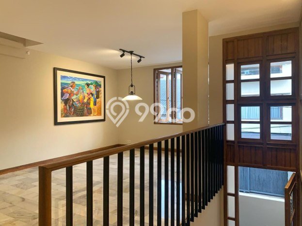 Rumah Luxury Modern Tanpa Renovasi di Rawamangun Jakarta Timur Rumah Luxury Modern Tanpa Renovasi di Rawamangun Jakarta Timur