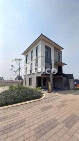 For Sale Hunian Rumah Terawat 3 Kamar di Cibubur, Bekasi For Sale Hunian Rumah Terawat 3 Kamar di Cibubur, Bekasi