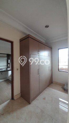 Rumah Elit Modern Tanpa Renovasi di Antasari Jakarta Selatan Rumah Elit Modern Tanpa Renovasi di Antasari Jakarta Selatan