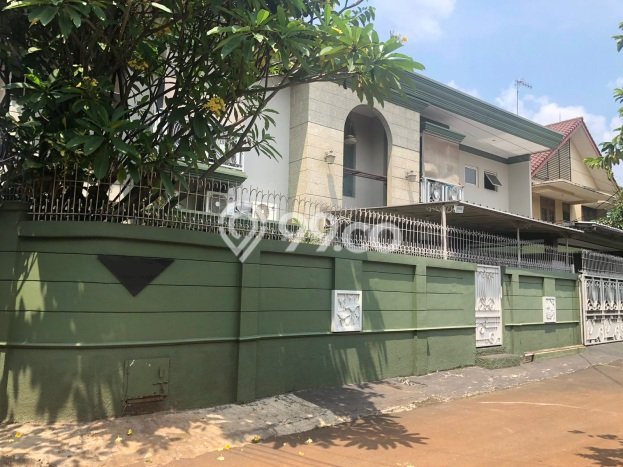 Rumah Elit Modern Tanpa Renovasi di Bintaro Jakarta Selatan Rumah Elit Modern Tanpa Renovasi di Bintaro Jakarta Selatan