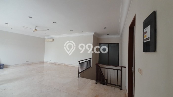 Rumah Elit Modern Tanpa Renovasi di Antasari Jakarta Selatan Rumah Elit Modern Tanpa Renovasi di Antasari Jakarta Selatan