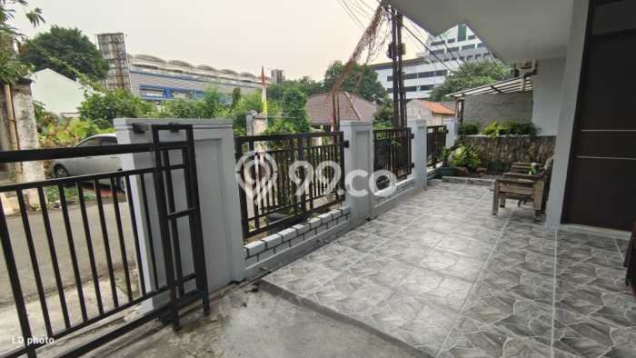 Rumah Eksklusif Dijual LT 187m2 di Cilandak, Jakarta Selatan Rumah Eksklusif Dijual LT 187m2 di Cilandak, Jakarta Selatan