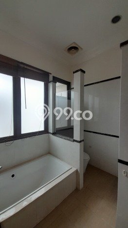 Rumah Elit Modern Tanpa Renovasi di Antasari Jakarta Selatan Rumah Elit Modern Tanpa Renovasi di Antasari Jakarta Selatan