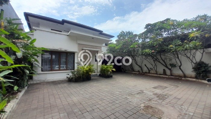 Rumah Elit Modern Tanpa Renovasi di Antasari Jakarta Selatan Rumah Elit Modern Tanpa Renovasi di Antasari Jakarta Selatan