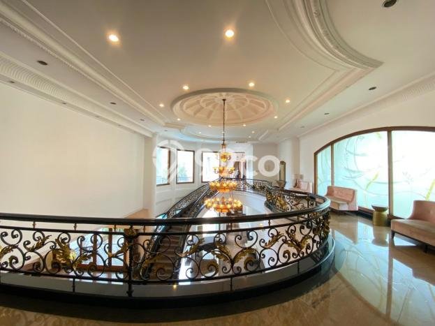 Hunian Mewah LB 1200m2 Siap Pakai Desain Elegan di Mega Kuningan, Jakarta Selatan Hunian Mewah LB 1200m2 Siap Pakai Desain Elegan di Mega Kuningan, Jakarta Selatan