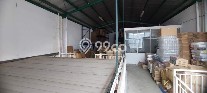 Unit Gudang Dijual di Jakarta Barat LT 216m2 & LB 300m2 Unit Gudang Dijual di Jakarta Barat LT 216m2 & LB 300m2
