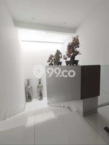 Ready to Use! Premium House LT 450m2 Desain Elegan di Intercon Ready to Use! Premium House LT 450m2 Desain Elegan di Intercon