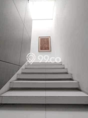 Ready to Use! Premium House LT 450m2 Desain Elegan di Intercon Ready to Use! Premium House LT 450m2 Desain Elegan di Intercon